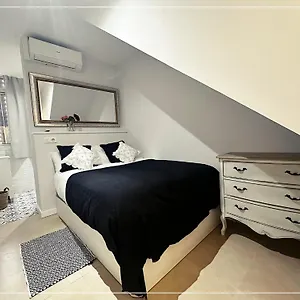 Fira Gran Via Ii Homestay