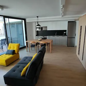 Rutlla 10 Apartment