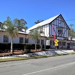 Canungra Hotel Отель